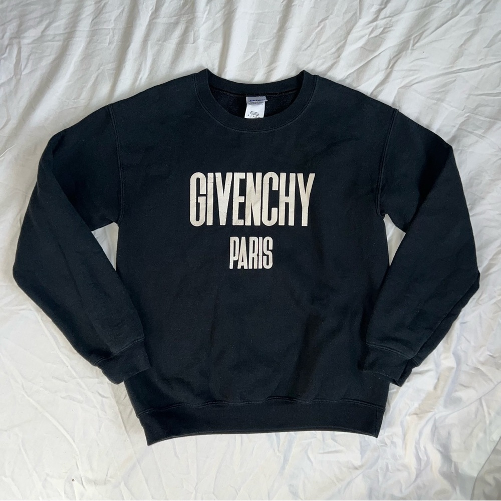 Gildan Black Crewneck Sweater
